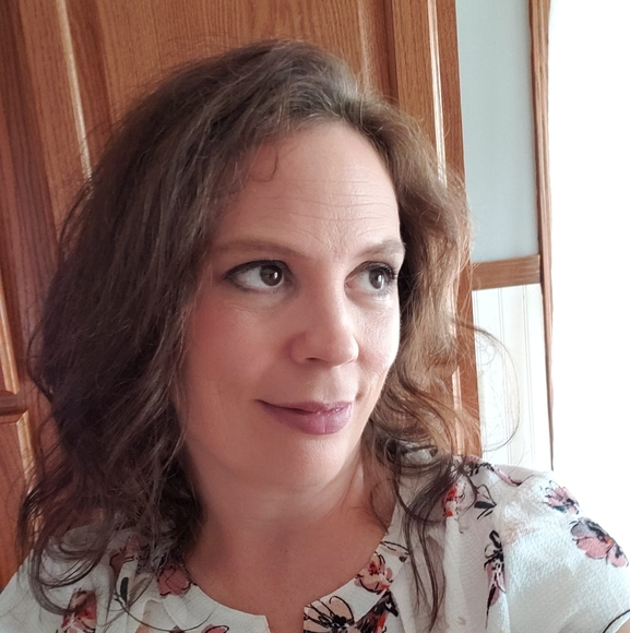 Meet your Posher, Amanda - Picture 1 of 1